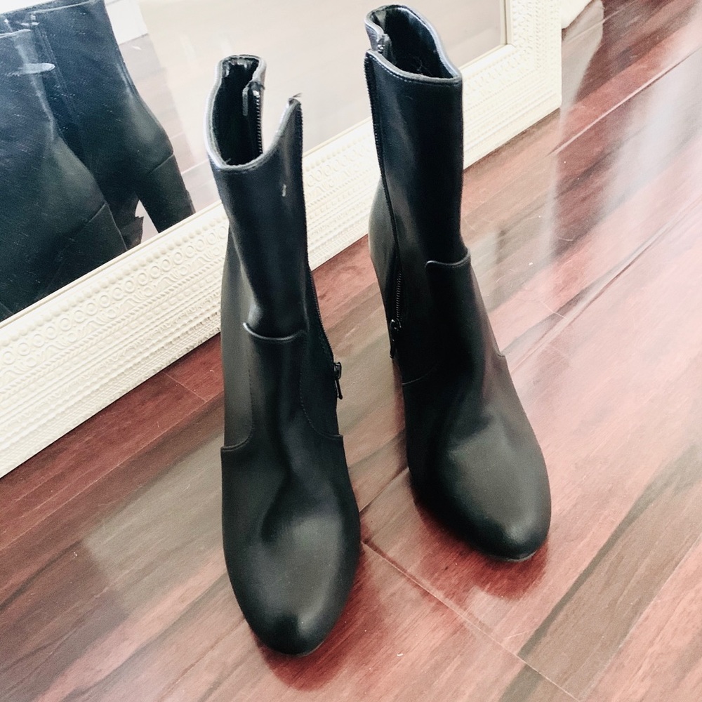 BLOCK HEEL BOOTS